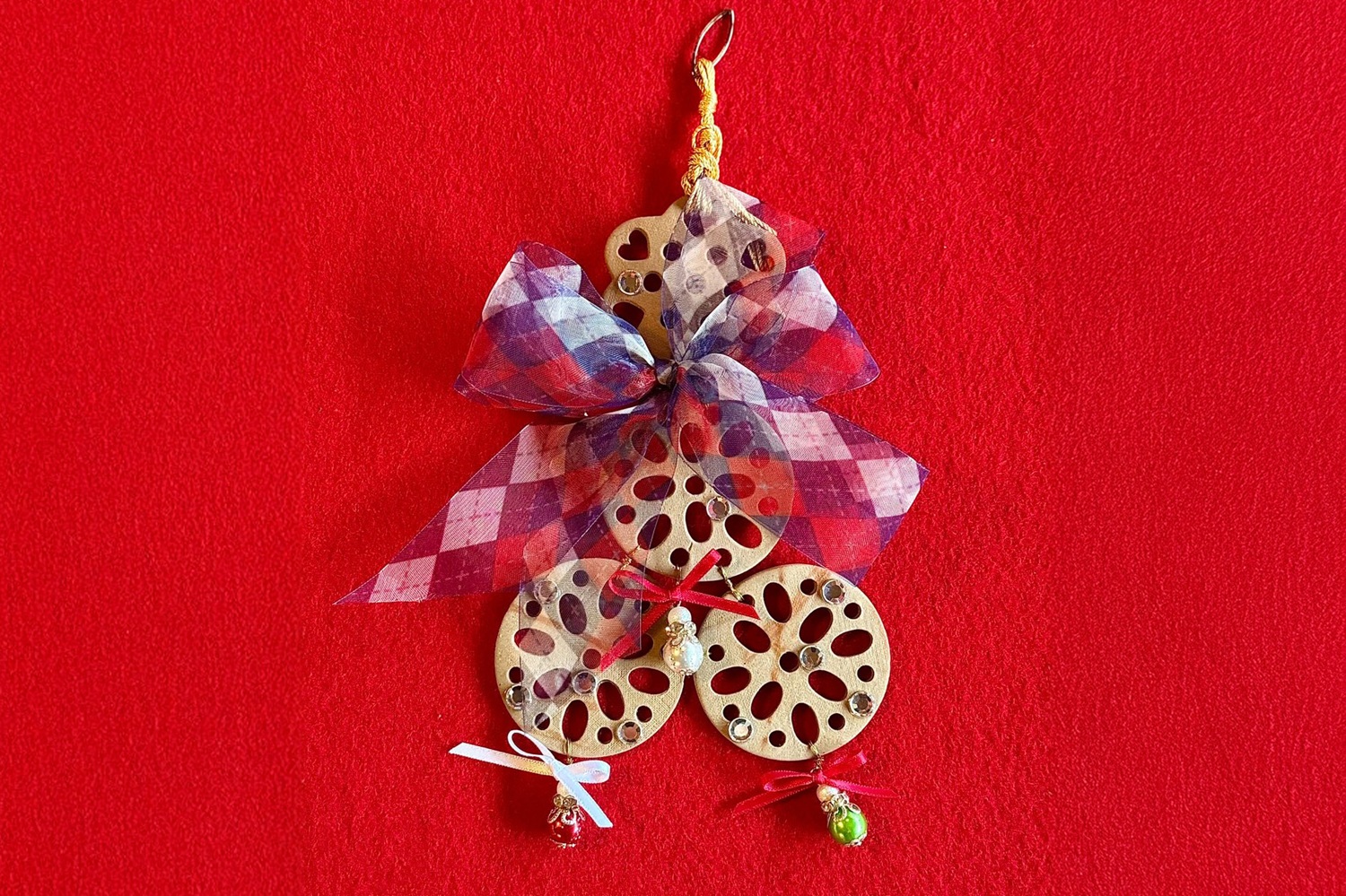 リボンと陶器の壁掛けXmasツリーづくり